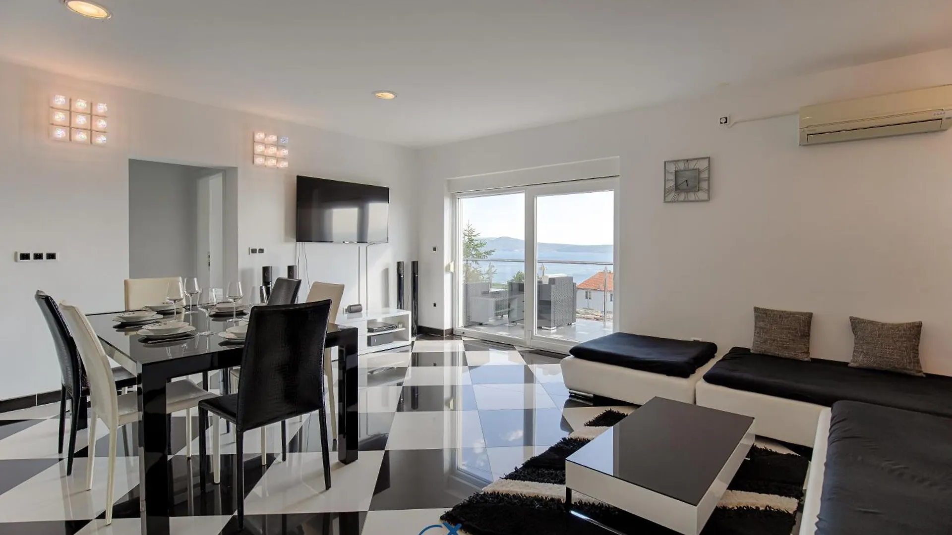 Villa With Pool, Large Garden And Beautiful Sea View By Traveler Tourist Agency Krk - Id 2210 茨里克韦尼察